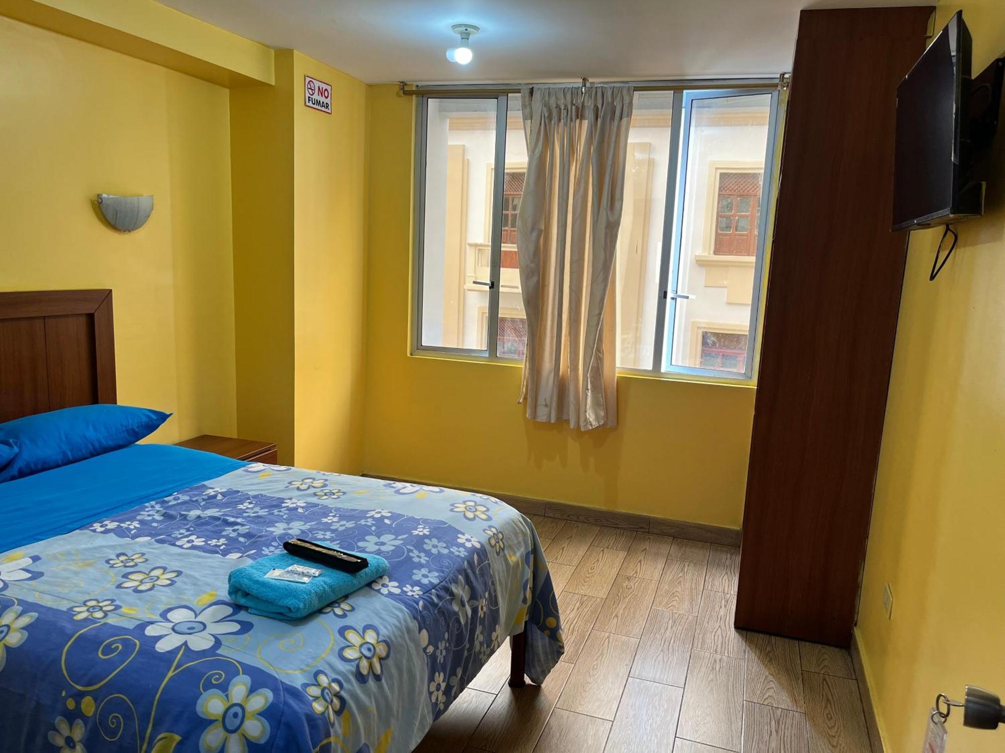 Hotel Residencial Miraflores Loja Exterior photo